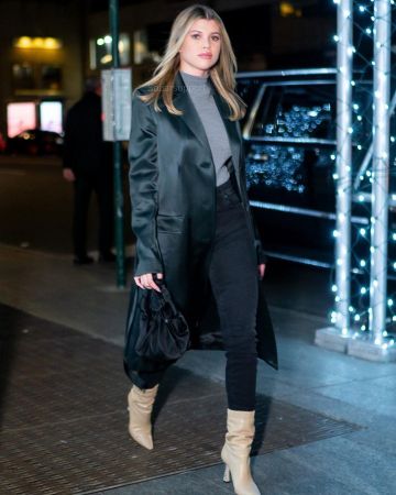 Botas Wandler Lina usadas por Sofia Richie Nobu 57 en la ciudad de Nueva York 23 de febrero de 2020