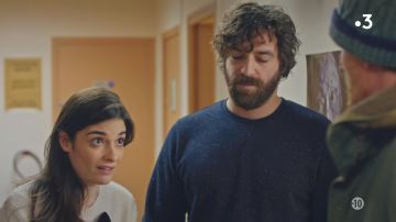 Le sweat marine chiné porté par Maxime dans Plus belle la vie du 25 02 2020