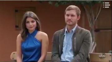 Top de satén azul usado por Hannah Ann S. en The Bachelor Temporada 24 Episodio 7