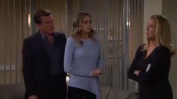 3.1 phillip lim Rib Pull porté par Abby Newman (Melissa Ordway) comme on le voit sur les Jeunes et Les Agités du 24 février 2020