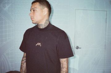 La camiseta de ACW usada por Gregory van der Wiel en la cuenta de Instagram de @gregoryvanderwiel