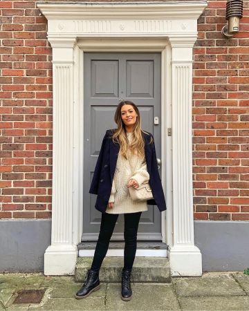 Knit­ted Braid­ed Sweater of Charlotte Rose on the Instagram account @modelmouth