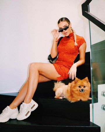 Gucci Ceinture Marron Sac de Perrie Edwards sur l'Instagram account @perrieedwards 24 février 2020