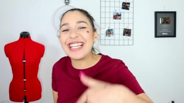 Red T-shirt kingdom of sherazade in I TATTOO MY EYEBROWS with HENNA ...