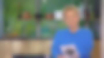 El suéter azul de cachemira de Anne-Élisabeth Lemoine en Cà vous