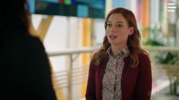Bur­gundy Wool Cardi­gan worn by Zoey (Jane Levy) in Zoey's Extraordinary Playlist Season 1 Episode 3