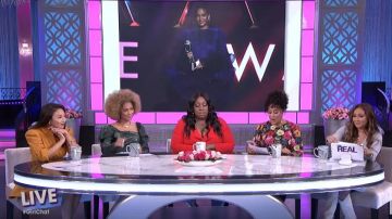 Zara imitation Cuir, Top Asymétrique portés par Amanda Seales sur Le Réel, le 24 février 2020