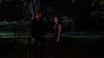 Maxi vestido negro de volantes usado por Victoria Fuller en The Bachelor Temporada 24 Episodio 9