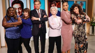 Rag & bone Ley­ton Metal­lic Knit Meri­no Wool Blend Sweater worn by Eve on The Talk February 25, 2020