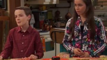 Super Star de la Veste portée par Tess O'Malley (Ciel Katz) dans le Corbeau de la Maison, Saison 3 Episode 16