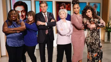 Rag & bone Cairo Wool Sin­gle-But­ton Blaz­er worn by Sharon Osbourne on The Talk February 25, 2020