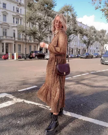 Robe en mousseline de soie de Katie Peake sur l'Instagram account @thesilvermermaidxo