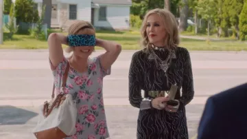 Kenzo Negro y Plata Turtleneck Midi Vestido usado por Moira Rose (Catherine O'Hara) en Schitt's Creek (S06E08)
