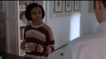 Pull portée par Ani (Grace Saif) dans la série 13 Reasons Why saison 3 épisode 11