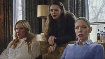 White Blouse of Joni Thrombey (Toni Collette) in Knives Out