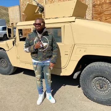 Rhude Camo Padded Cam­ou­flage Jack­et of Gunna on the Instagram account @gunna