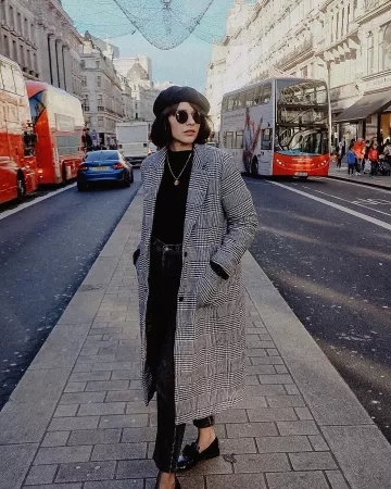 Gafas de sol negras de Gabie en la cuenta de Instagram @gabriellebassett