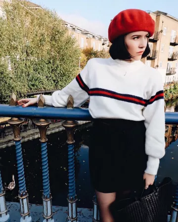 Falda negra de Gabie en la cuenta de Instagram @gabriellebassett