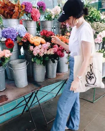 Sélectionné T-Shirt Blanc de Gabie sur l'Instagram account @gabriellebassett