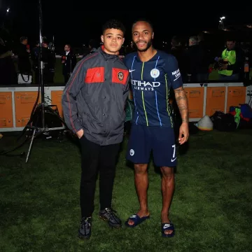 Les claquettes de Raheem Sterling sur le compte Instagram de @sterling7