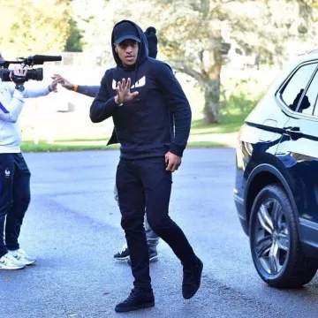 Sweat-shirt Fendi worn by Corentin Tolisso on his account Instagram @corentintolisso