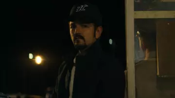 La casquette portée par Miguel Ángel Félix Gallardo (Diego Luna) dans Narcos: Mexico S01E06