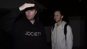 Sudadera con capucha con logotipo de Jociety usada por Shane Dawson en el acuerdo de $ 20 millones de dólares con Jeffree Star