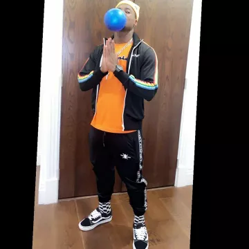 Vans shoes worn by Serge Aurier on his account Instagram @sergeaurier