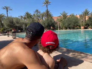 Casquette noire portée par Raphaël Varane sur son compte Instagram @raphaelvarane