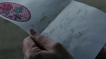 Pink Stationery of Linda Drysdale (Jamie Lee Curtis) in Knives Out