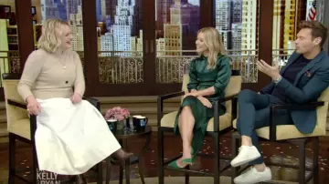 Gianvito rossi El­lip­sis Pumps worn by Kelly Ripa on LIVE with Kelly and Ryan February 26, 2020