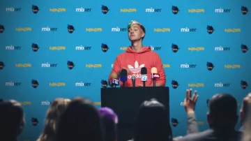 Sudadera con capucha adidas naranja de Ninja en Leaving Twitch - The Next Chapter