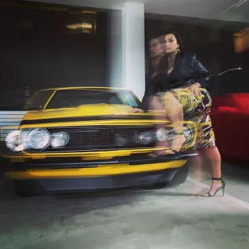 El blazer oversize de piel sintética de Demi Lovato en la cuenta de Instagram @ddlovato