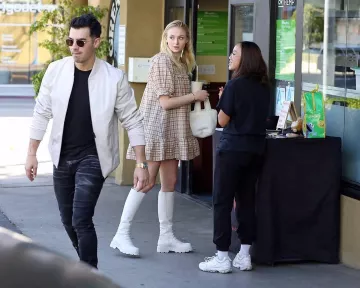 Doen Cadix Robe portée par Sophie Turner Los Angeles le 26 février 2020