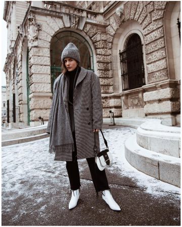 Botas balenciaga tacón piel de Carola Pojer en la cuenta de Instagram @carolapojer