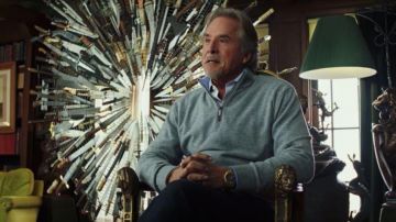 Gray Sweater of Richard Drysdale (Don Johnson) in Knives Out