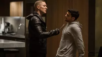 The black leather jacket from Tommy Egan (Joseph Sikora) in Power S04E03