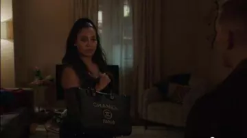 Chanel Tote of Lakeisha Grant (La La Anthony) in Power (S06E02)