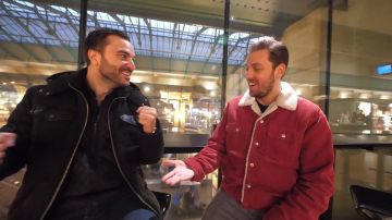 The jacket collar sheep of Pierre Croce in the video One day like a Couple feat. Pierre Croce