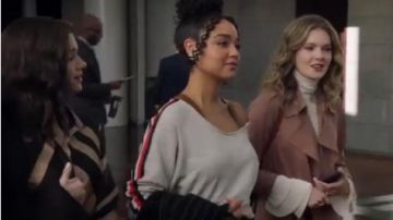 White Turtle­neck sweater worn by Sutton Brady (Meghann Fahy) in The Bold Type Season 4 Episode 6
