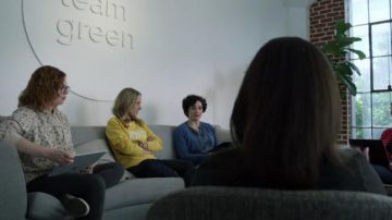 Be Kind Sweat­shirt worn by Claire (Seri DeYoung) in Good Trouble Season 2 Episode 17