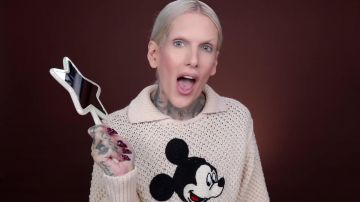 Gucci Mickey Sweater worn by Jeffree Star in Hershey’s Chocolate Makeup... Is It Jeffree Star Approved?!