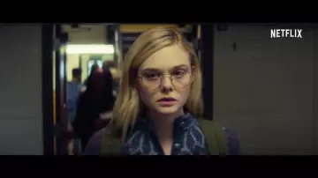 Les lunettes de vue de Violet Markey (Elle Fanning) dans Tous nos jours parfaits