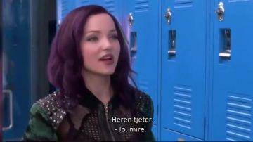 Debardeur violet uni de Mal (Dove Cameron) dans le film Descendants