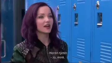 Debardeur violet uni de Mal (Dove Cameron) dans le film Descendants