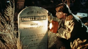 Headstone of Dr. Emmett Brown (Christopher Lloyd) in Back to the future III