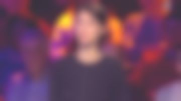 The sweater round neck wool blend navy Blue of Rosehip Éméyé in Find the intruder the 29.02.2020