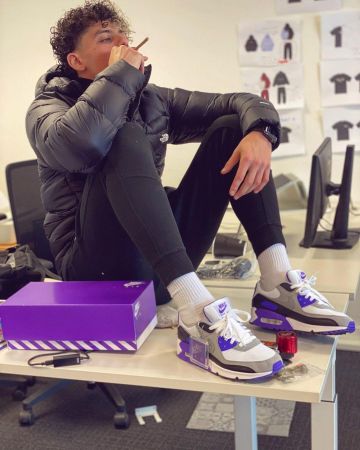 La doudoune noire à capuche The North Face de PRIME sur son compte Instagram @primetimefut