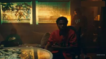 Suprême de Nike Baseball Rouge Maillot de Roddy Ricch dans la vidéo de musique Roddy Ricch - La Boîte [official Music Video]