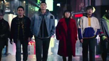 Den­im Jack­et Fake Fur worn by Park Sae Ro Yi (Park Seo-joon) in Itaewon Class Season 1 Episode 1